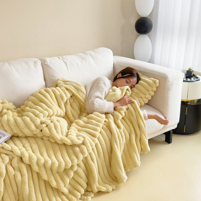 Premium Warm & Soft Blanket – Durable Comfort